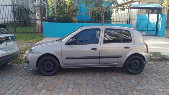RENAULT CLIO 1.0 CAMPUS 16V FLEX 4P MANUAL RENAULT CLIO 1.0 CAMPUS 16V FLEX 4P MANUAL